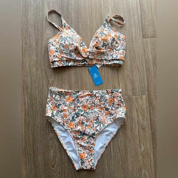 Cupshe women’s Floral Print Bikini Set - Orange and Cream toe piece set Small - Picture 7 of 7